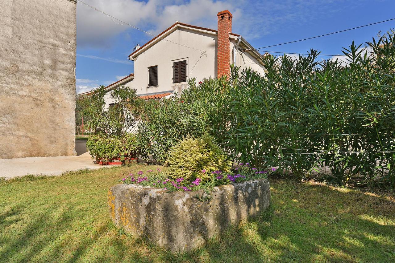 Vila House Monteci 1378 Galižana Exteriér fotografie